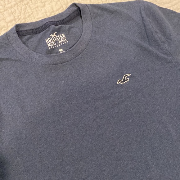 Hollister T-Shirt Small - Picture 2 of 3